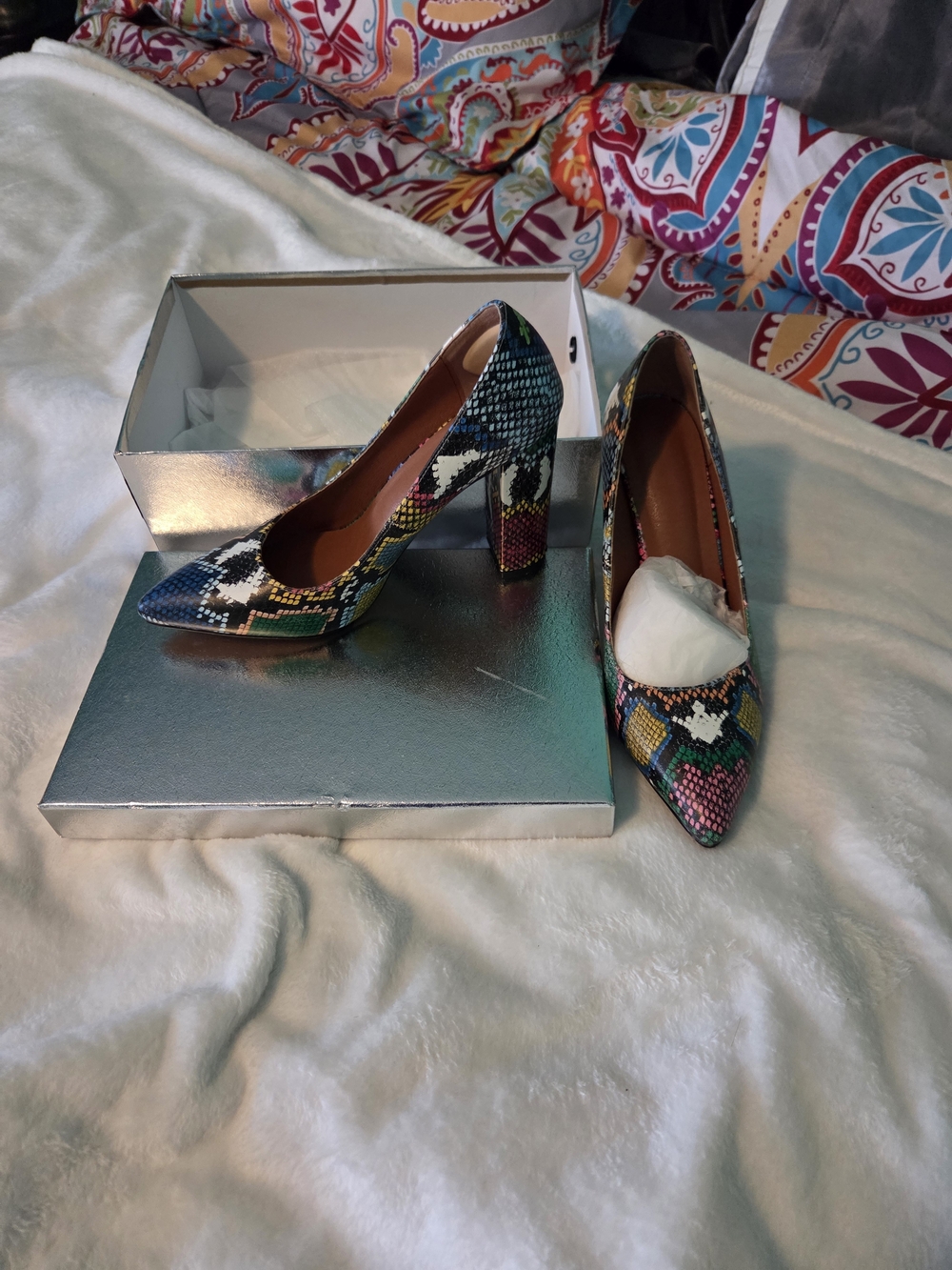 LEHOOR Women Chunky High Heel Pumps Pointed Toe Colorful Snakeskin Closed Toe 9
